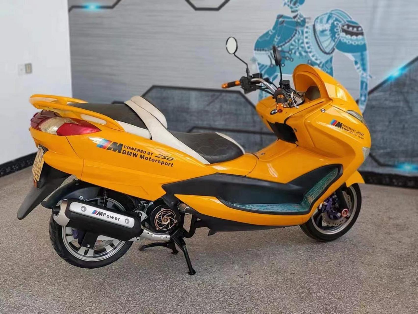 售价7880元包邮,宝马款马杰斯特t3大船,黄金战舰版本,独立液晶仪表