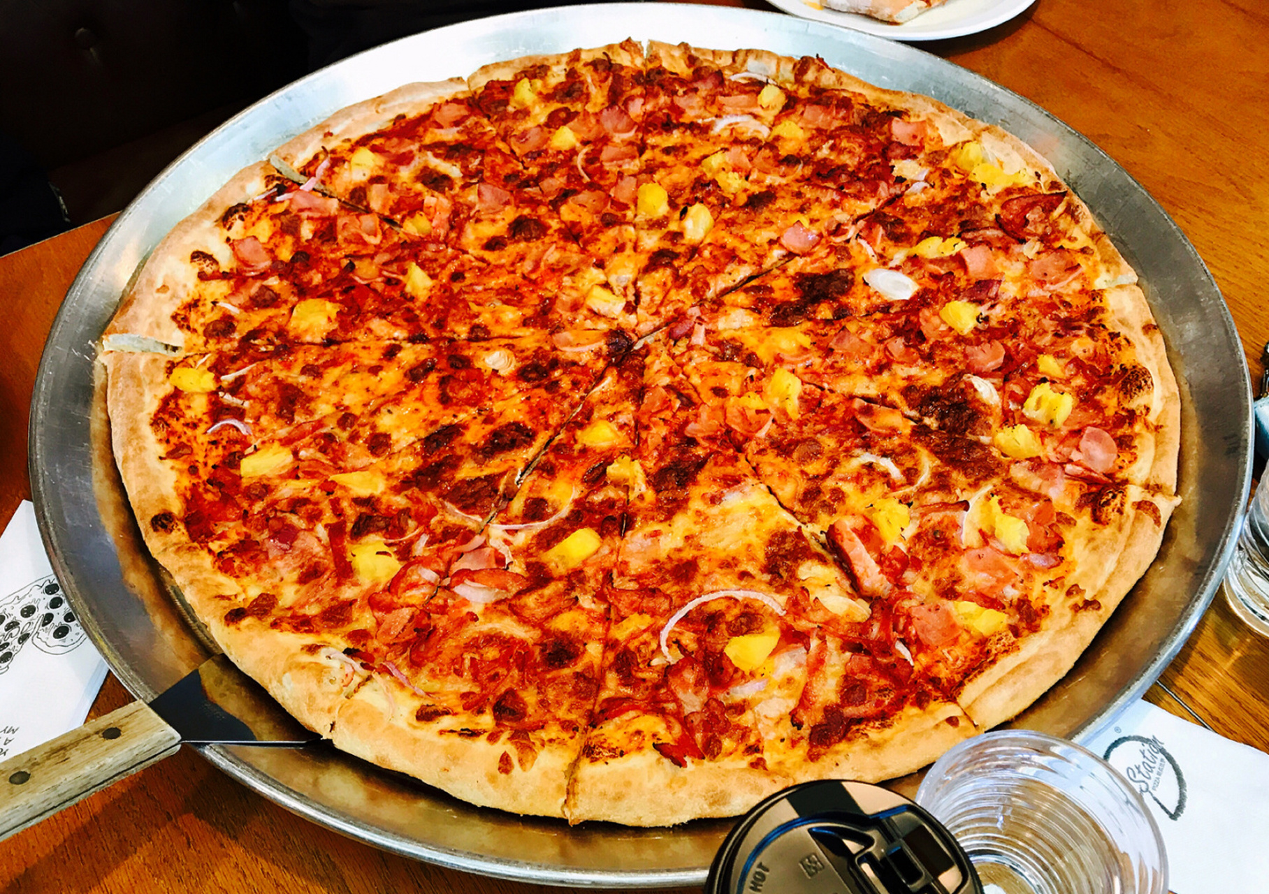 站点披萨 99五道口购物中心 大一班建吃的站点披萨,get两大盘最大