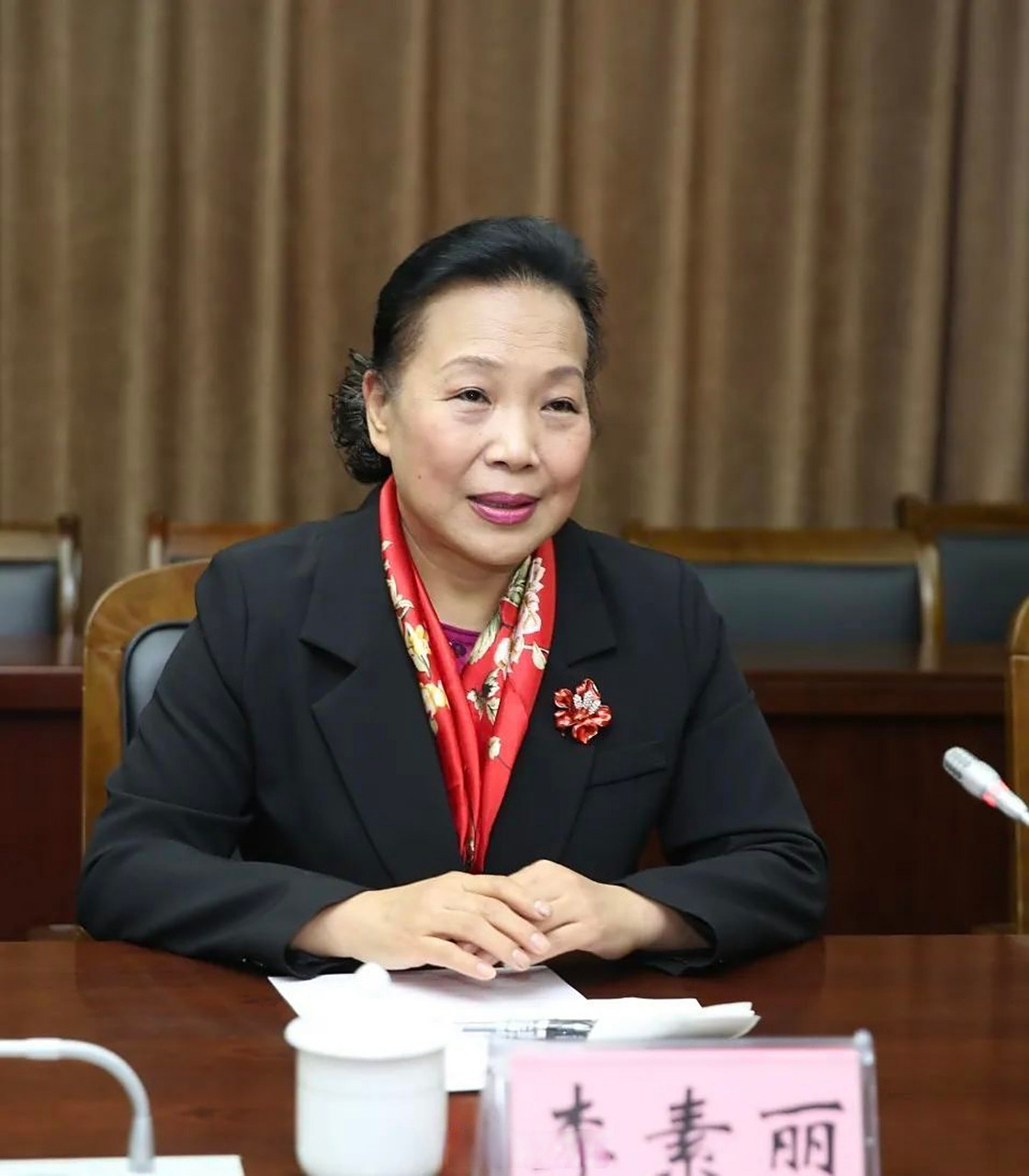 全国劳动模范李素丽来洛阳公交集团传经送宝】学习劳模精神,凝聚奋进