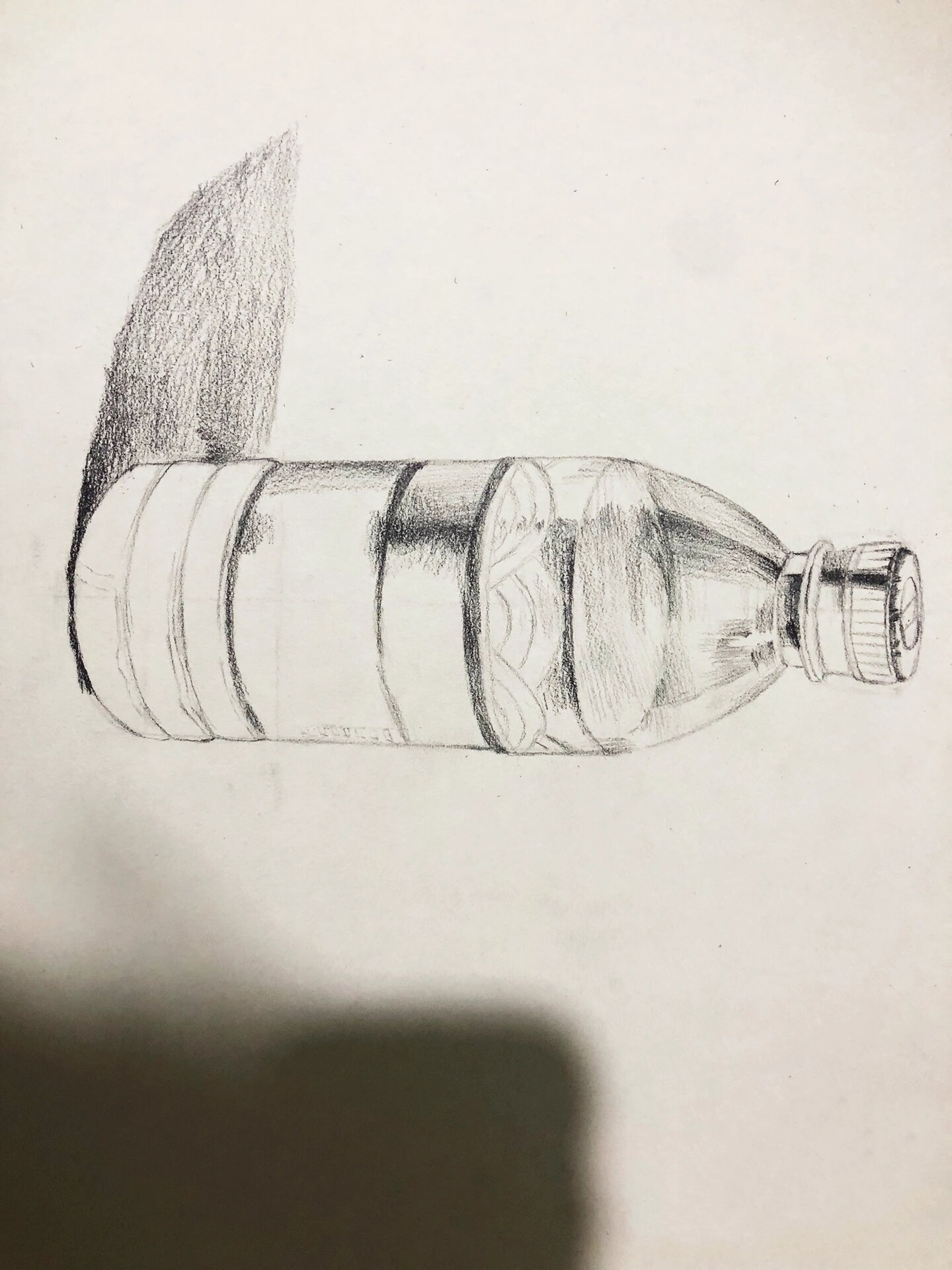 静物素描——农夫山泉 93看下主页有更多优质作品哦