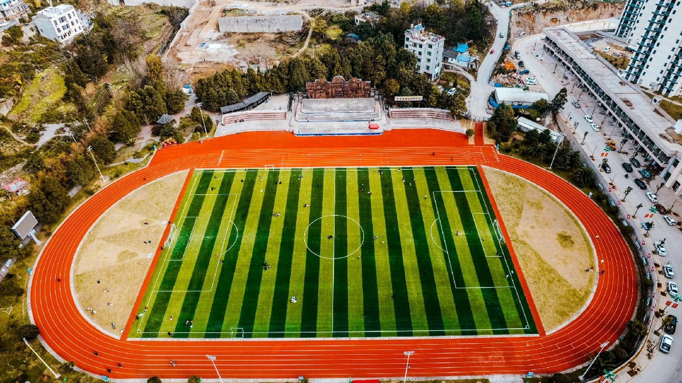 航拍普安县城 普安县城航拍,大开发后的县城,远没了往日的烟火气.