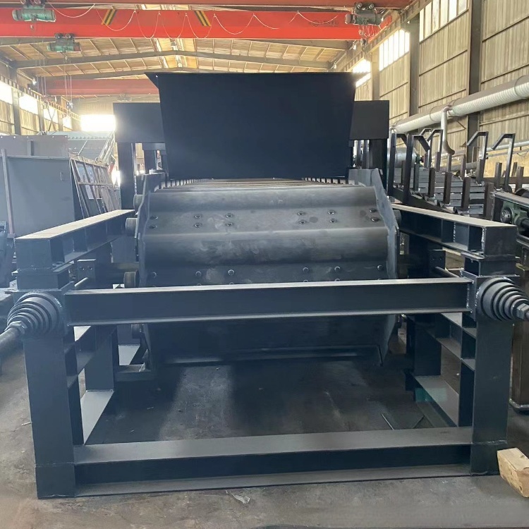 斗式提升机的料斗方式有（）