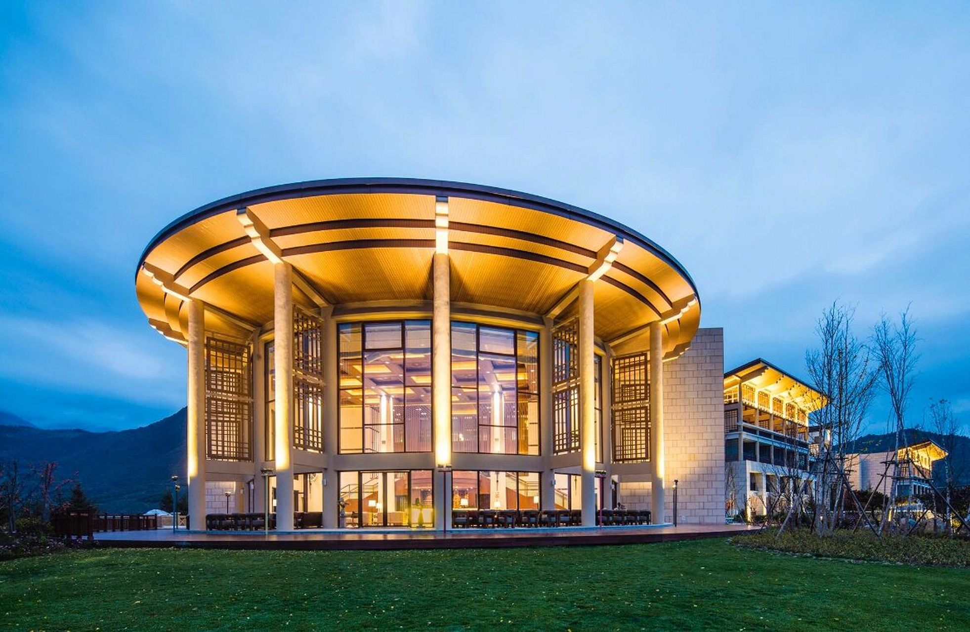 悦榕集团·全球连锁酒店·九寨沟悦榕庄 【悦榕系"悬崖酒店"|九寨沟