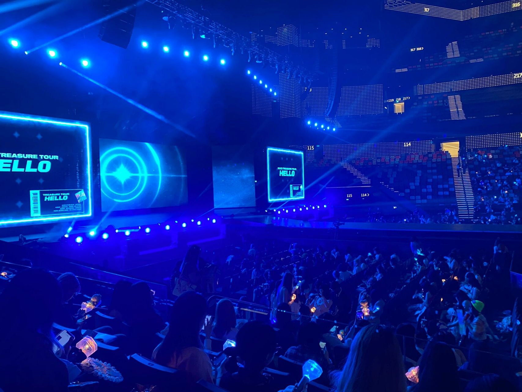 澳门银河综艺馆位置参考图(盒) p1-2 我的座位是103j排小号,两个视角