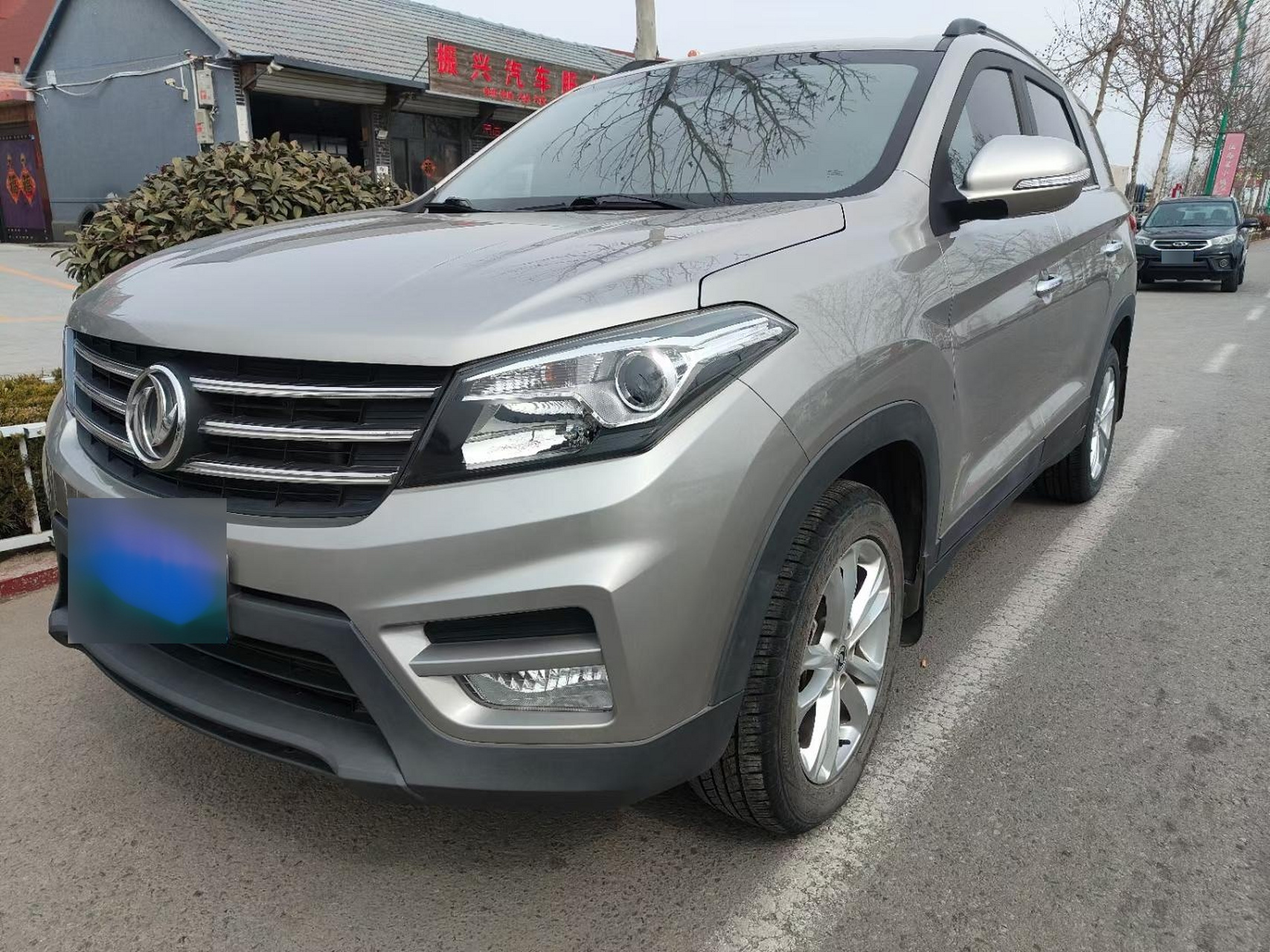 今日力荐此车,标准中型七座suv,20年手动东风风光560,就跑了三万公里