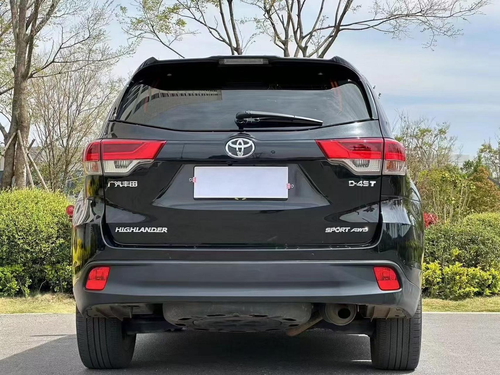 丰田汉兰达 21款丰田汉兰达7座四驱尊贵版 21年1月上牌 安全行驶60000