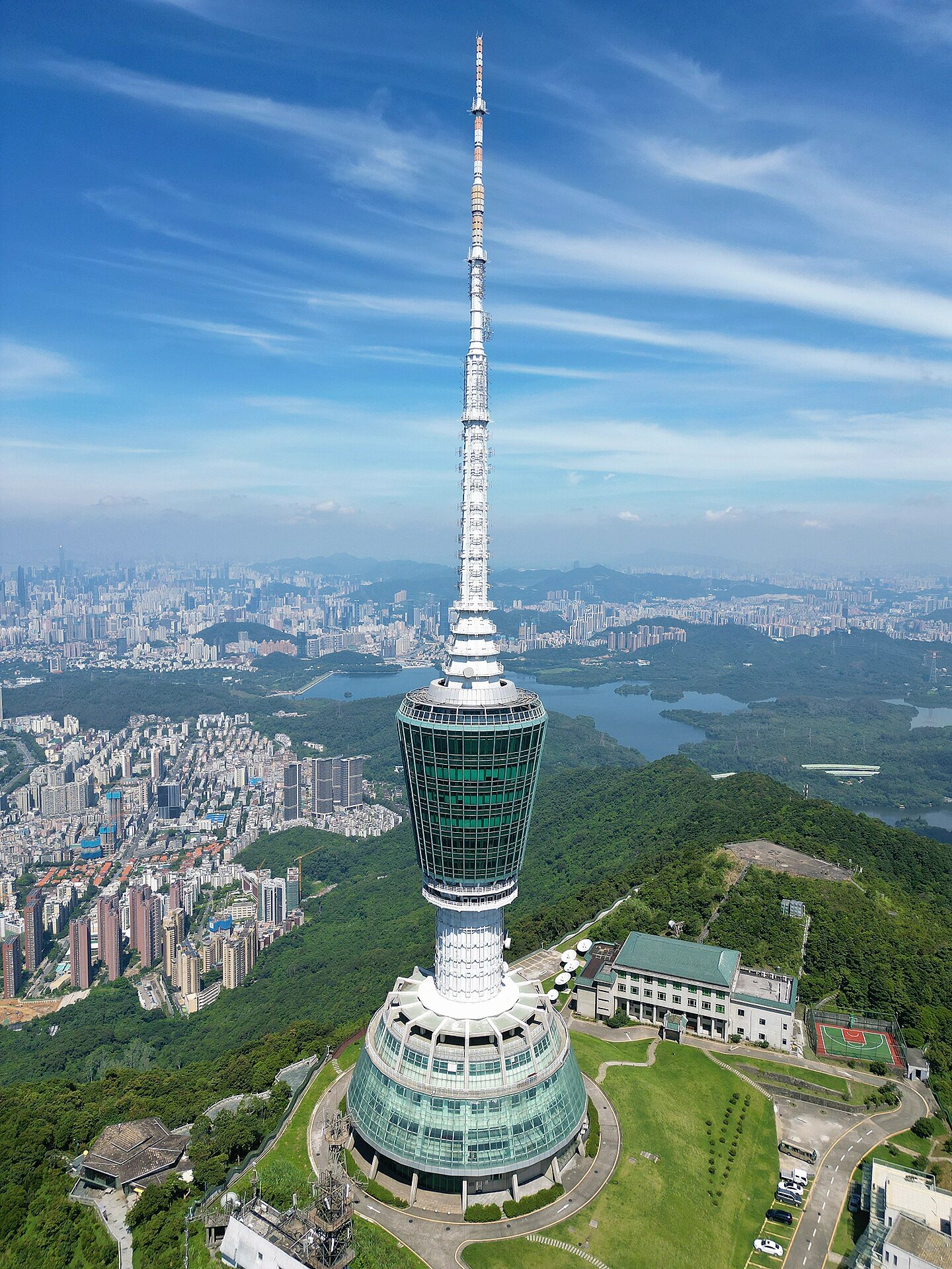 深圳必打卡的八大景点之一小梧桐山电视塔