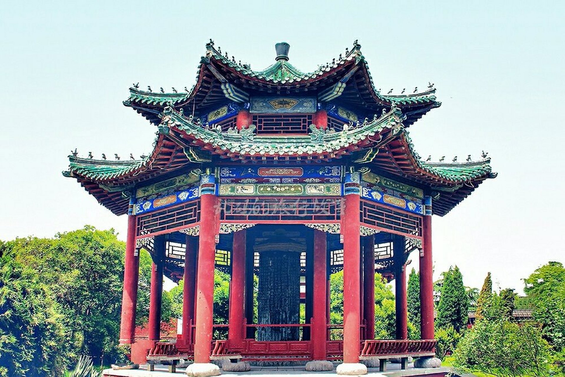 作为中国最早的城市发祥地,商丘古城的地下依次叠压着元代归德府城