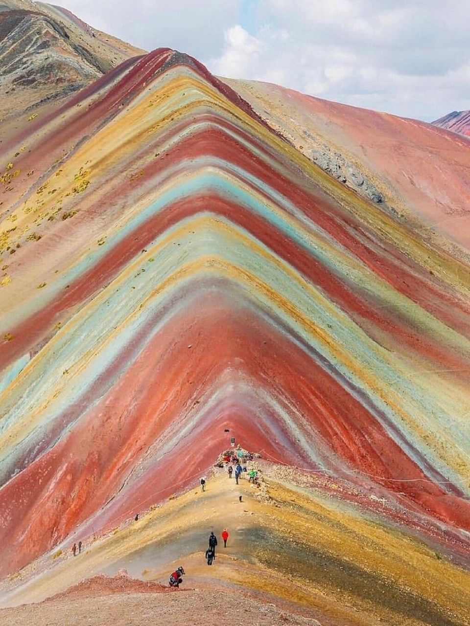 秘鲁彩虹山丨积雪下的神秘圣山9015 7515vinicunca是秘鲁最