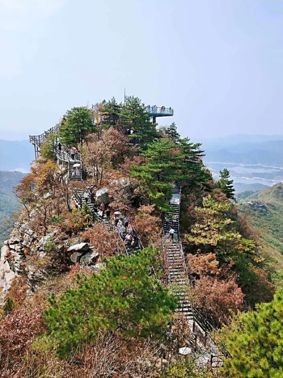 游玩景点 黄柏山国家森林公园:国家4a级景区,三省交界处 狮子峰:有360