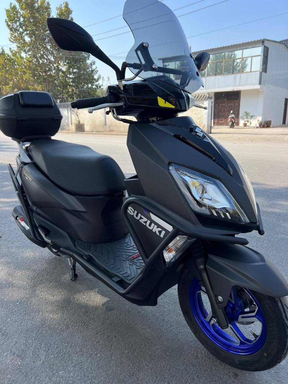 铃木uy125,23款极地灰,加装护杠,挡风