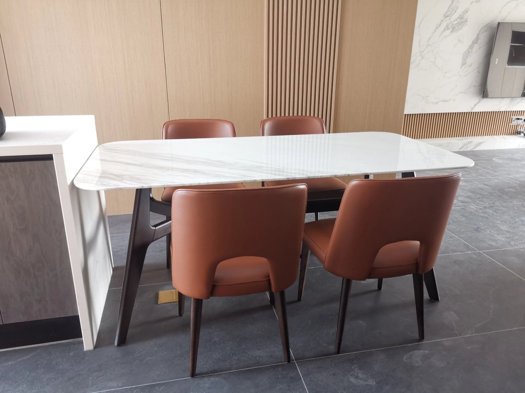 纳图兹意迪森—餐桌椅系列 一张好看喜欢的餐桌,可以一张好看喜欢的