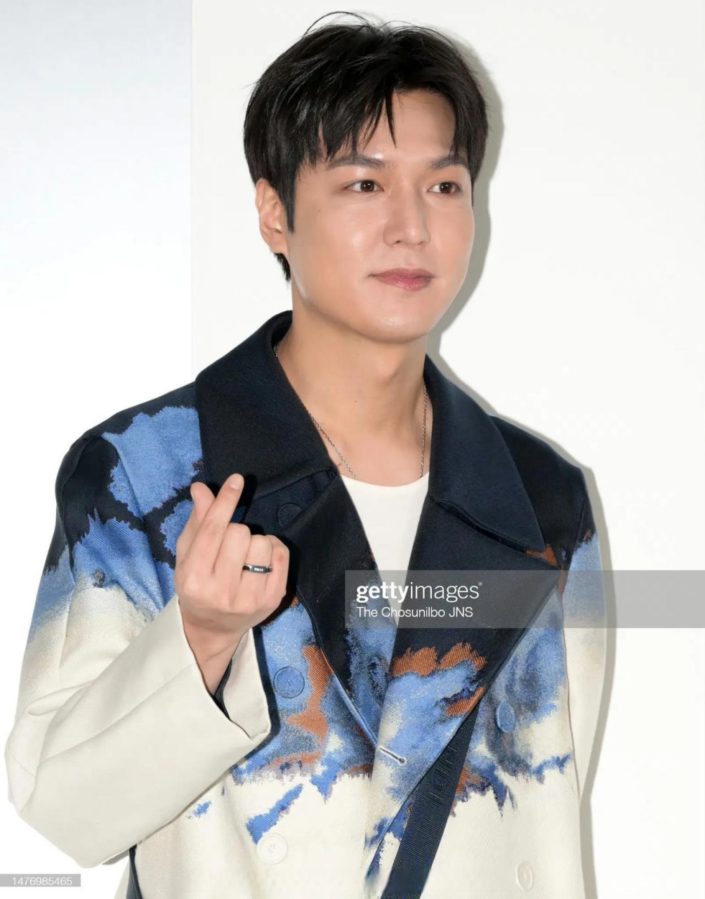 近日李敏镐出席活动近照,简直是没发看了!