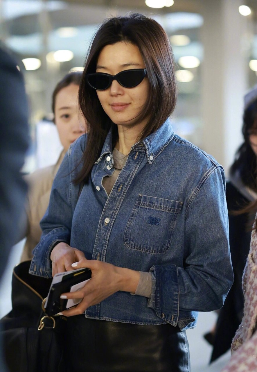 全智贤素颜皮肤也蜡黄