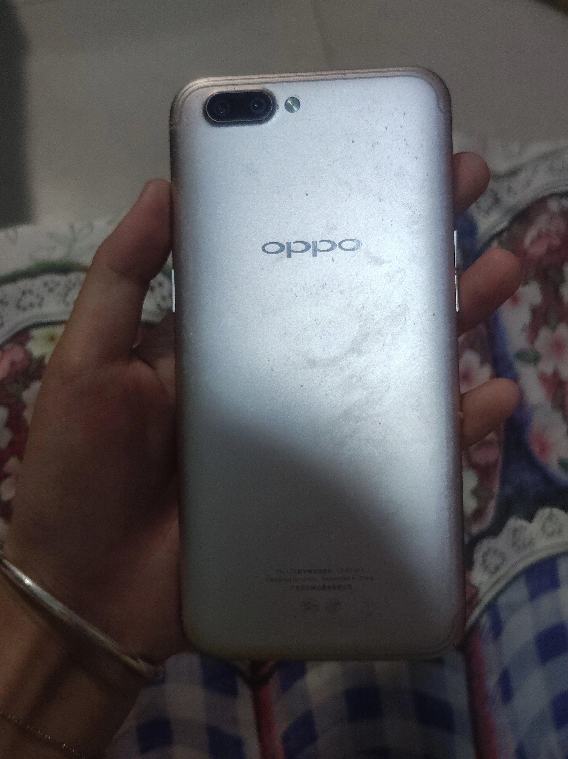 oppo r11 手机内容见图四 换货屏幕 屏幕上有缺口200块钱可小刀包邮可