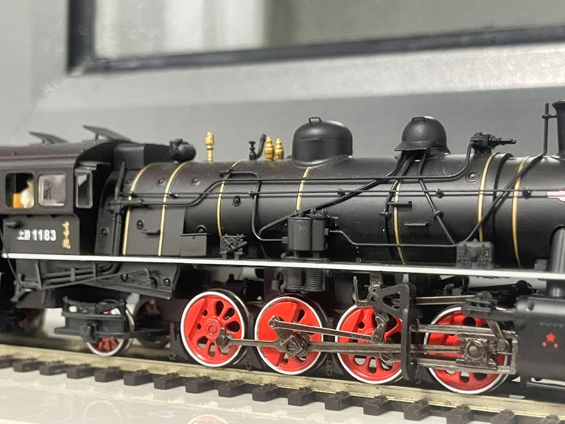 上游1183青年号.由百万城出品的蒸汽机车火车模型,细节还是可以的