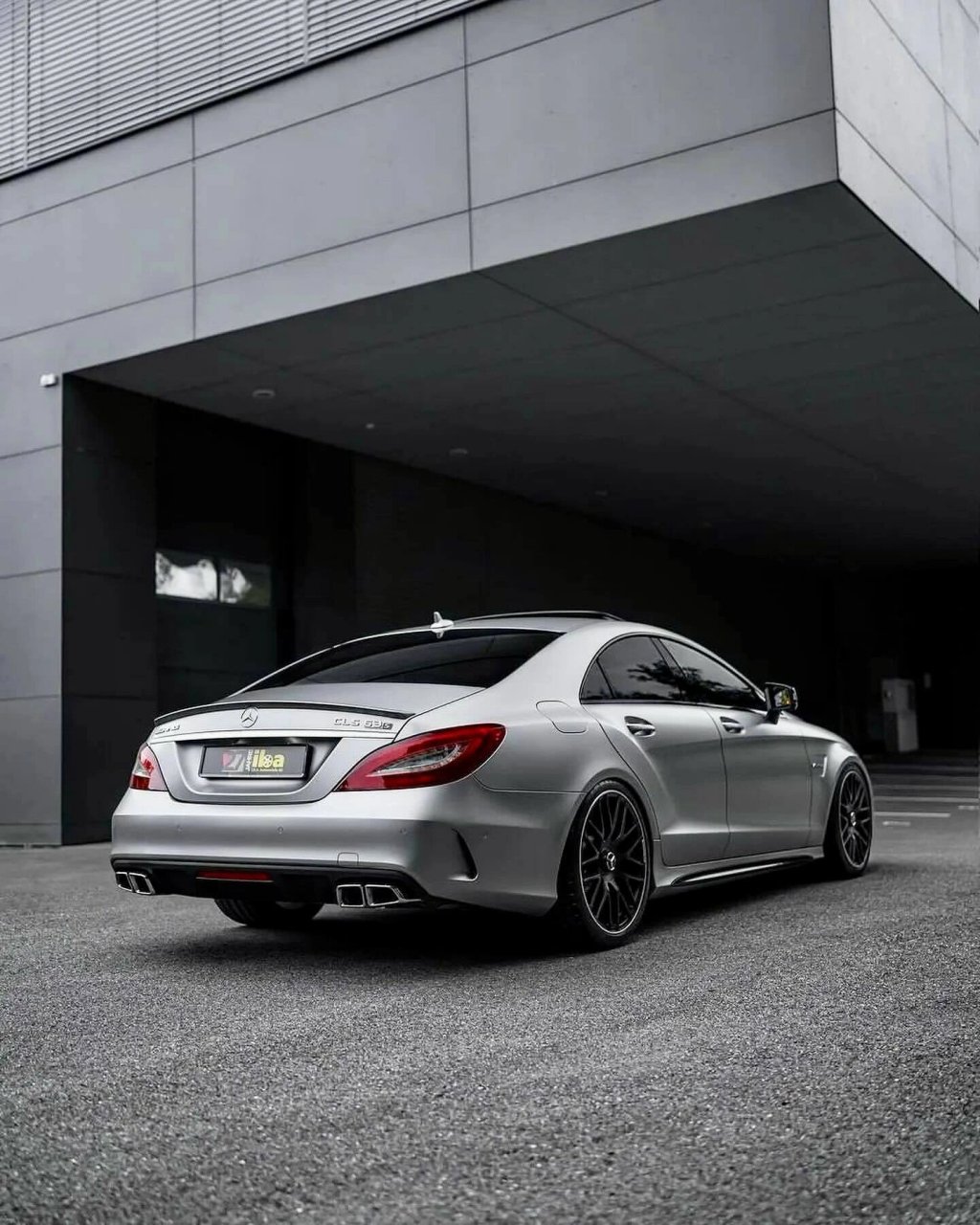 一代经典 恶魔之眼amg cls63