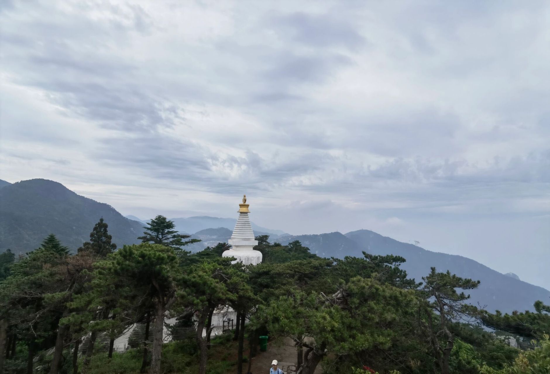 庐山大天池,小天池 大天池,小天池.这两个景点不能顾名思义.