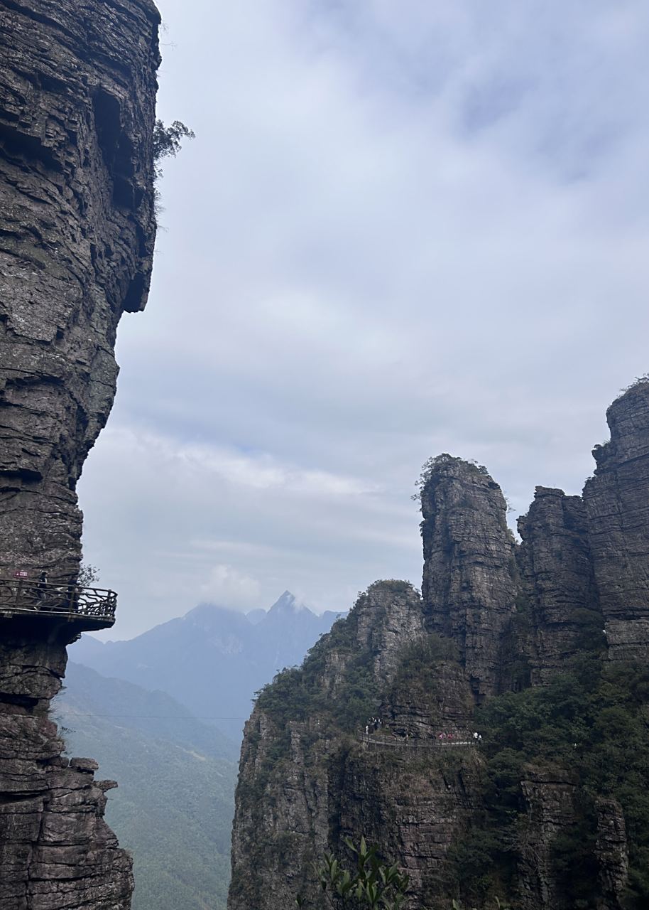 北帝山--别致的"张家界" 北帝山风景区位于广西贵港市平南县大鹏镇,是
