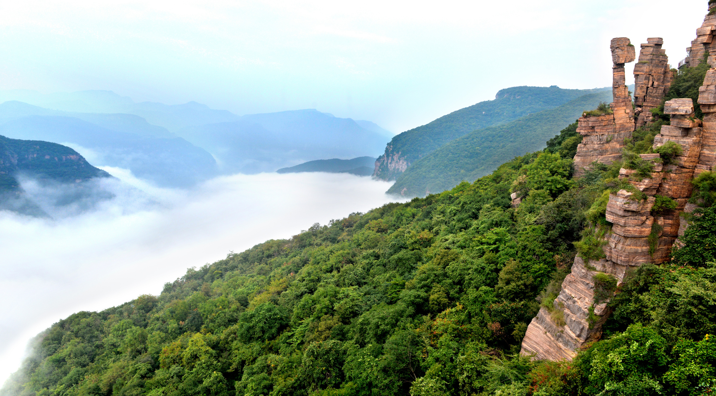 洛阳黛眉山图片