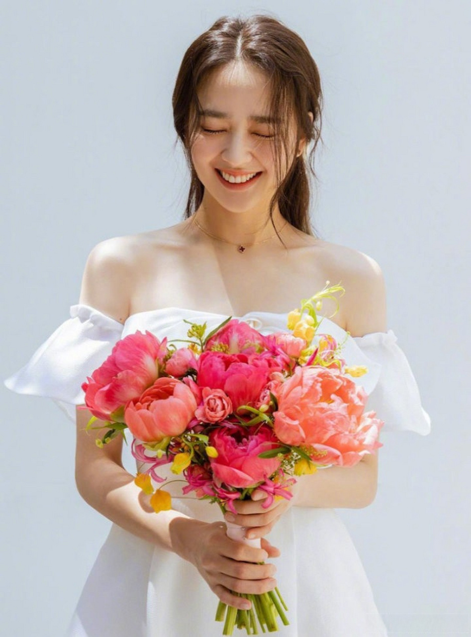 韩国前艺术体操女神孙妍在公开了结婚一年多后怀孕的消息.