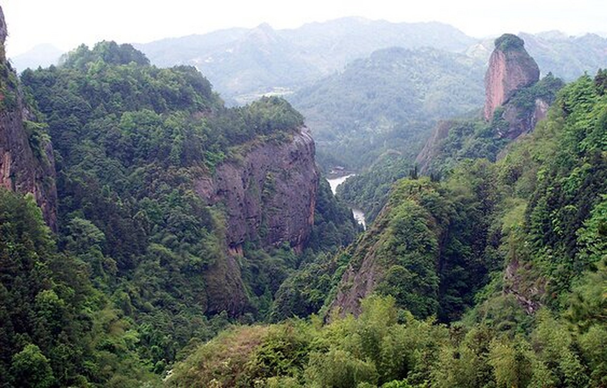 家乡的景点:翠微峰 宁都翠微峰,位于江西省宁都县城南15公里处,是宁都