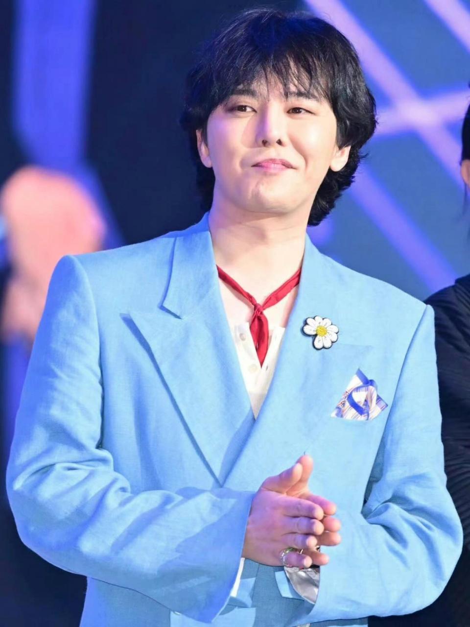 权志龙最新生图状态,真的没有认出来,像谁家小姨一样