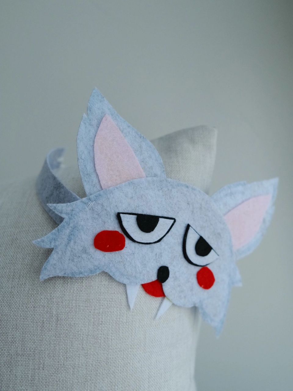 大灰狼和羊 还有三只小猪 闺女幼儿园表演需要,用不织布做了大灰狼