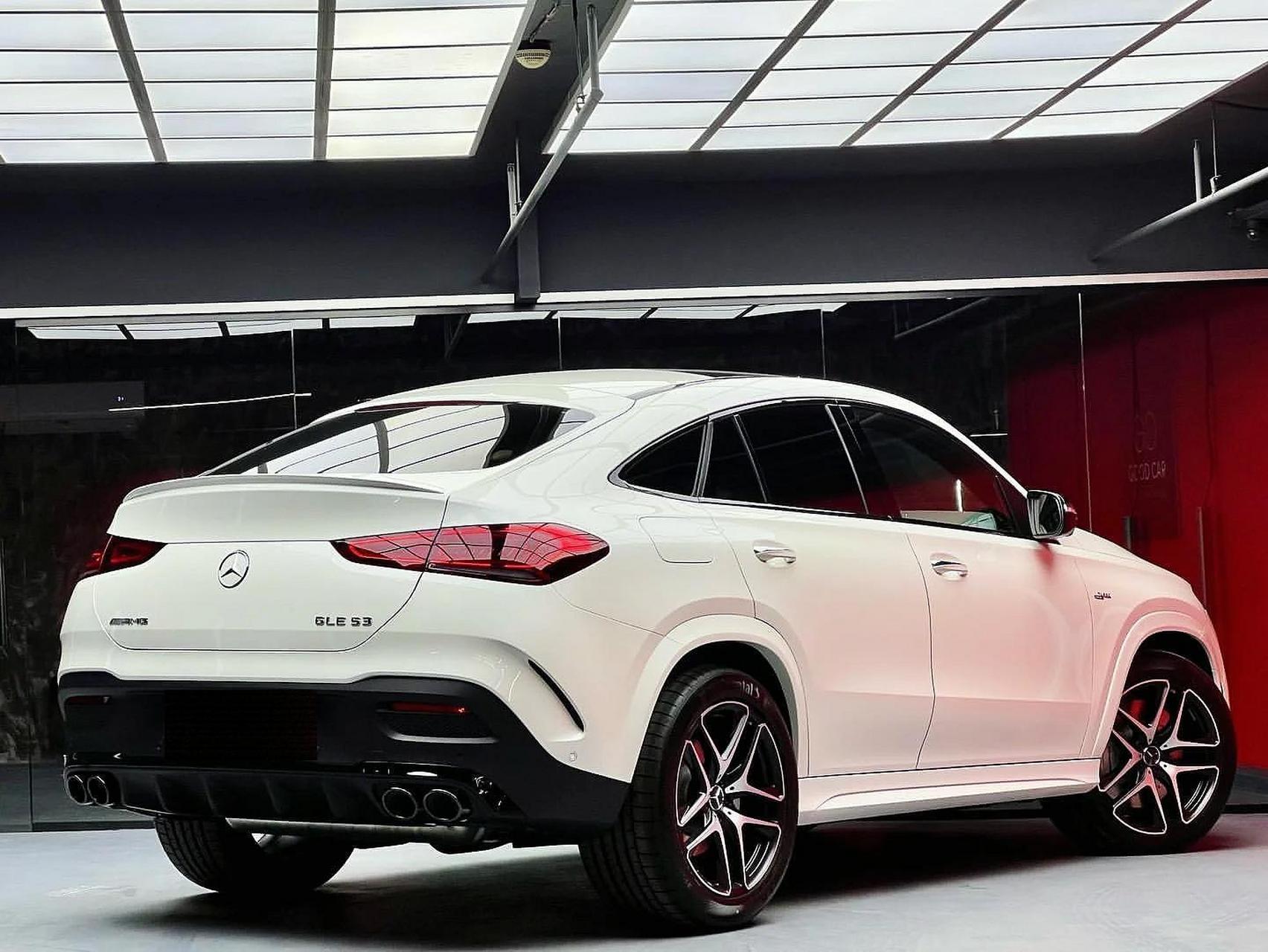 梅赛德斯 奔驰 amg gle53 轿跑.搭载3.