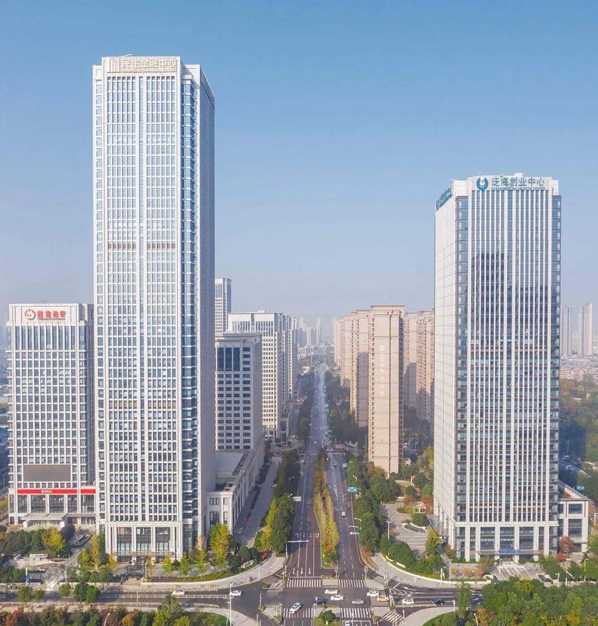 武汉cbd之招商银行大厦,民生金融中心和泛海创业中心
