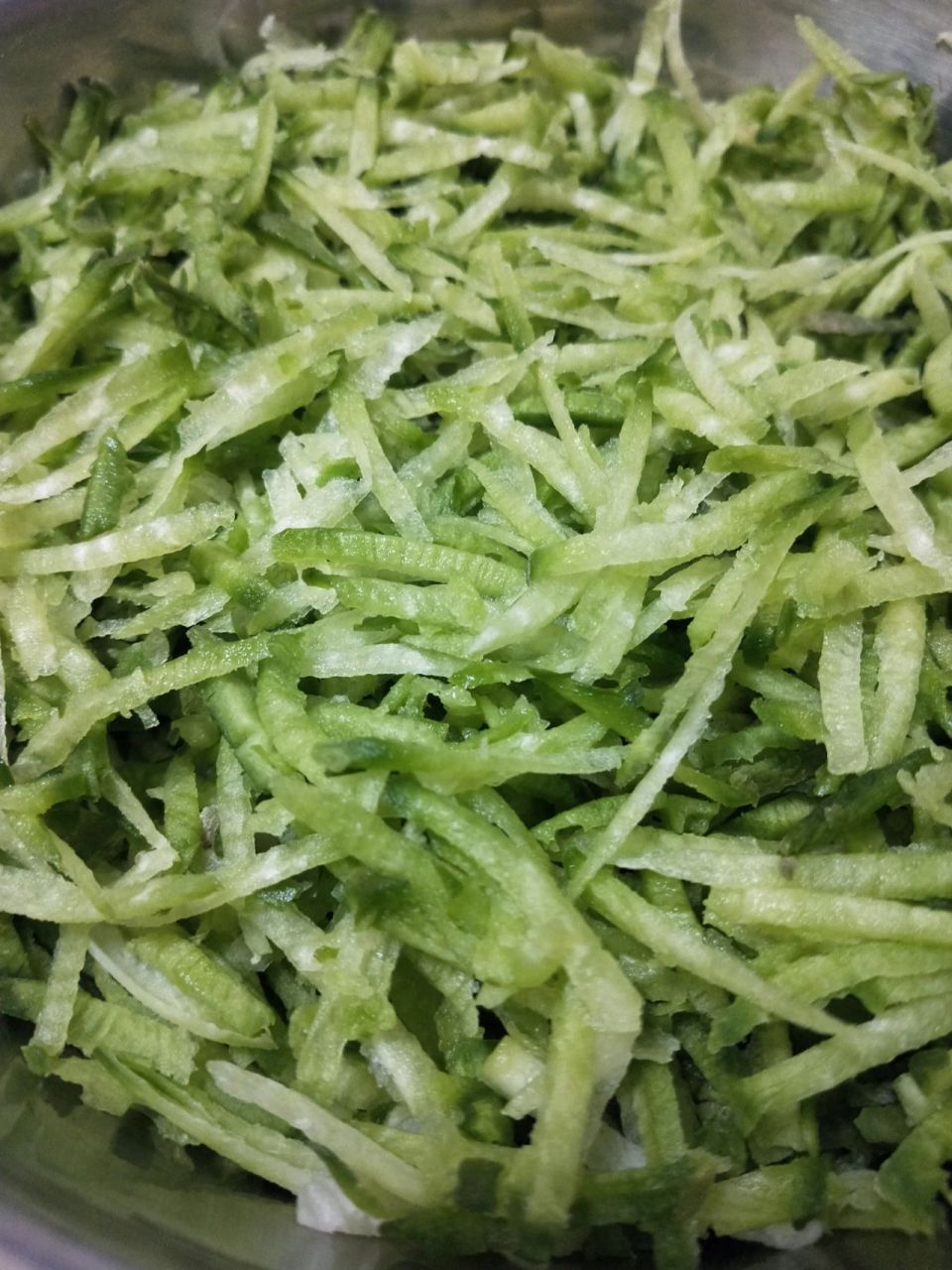 青萝卜新吃法92超简单94超好吃94 冬吃萝卜,夏吃姜 好久没更新