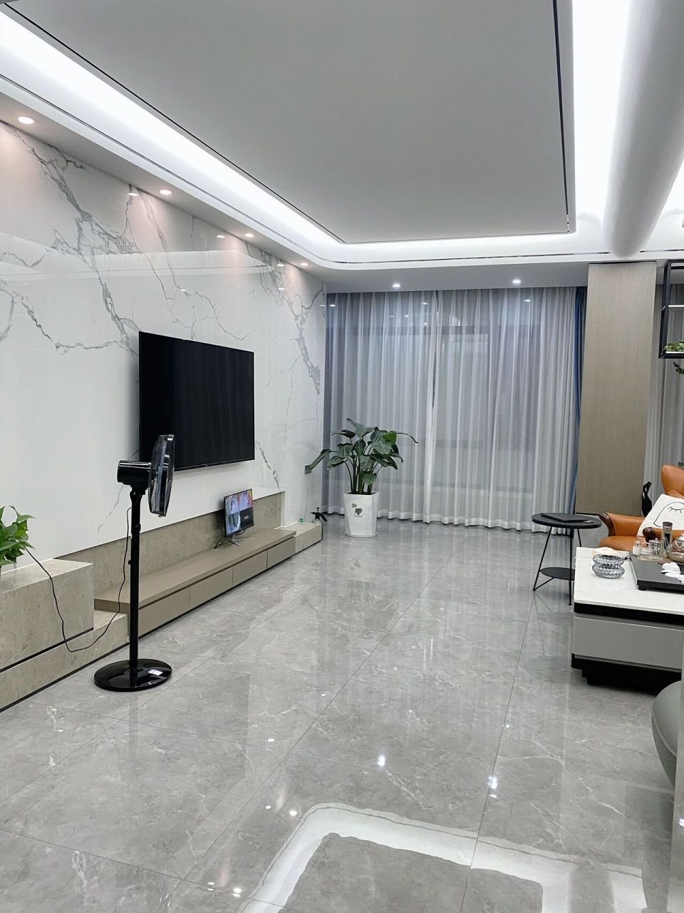 客厅80*80瓷砖通铺效果出来啦～ 你们要的瓷砖效果它来了!