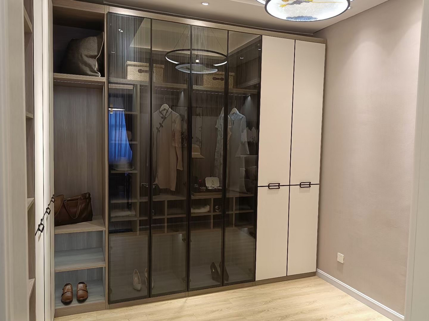 每一个家都独一无二只为你德维尔全屋定制,进店有礼,免费上门测量和