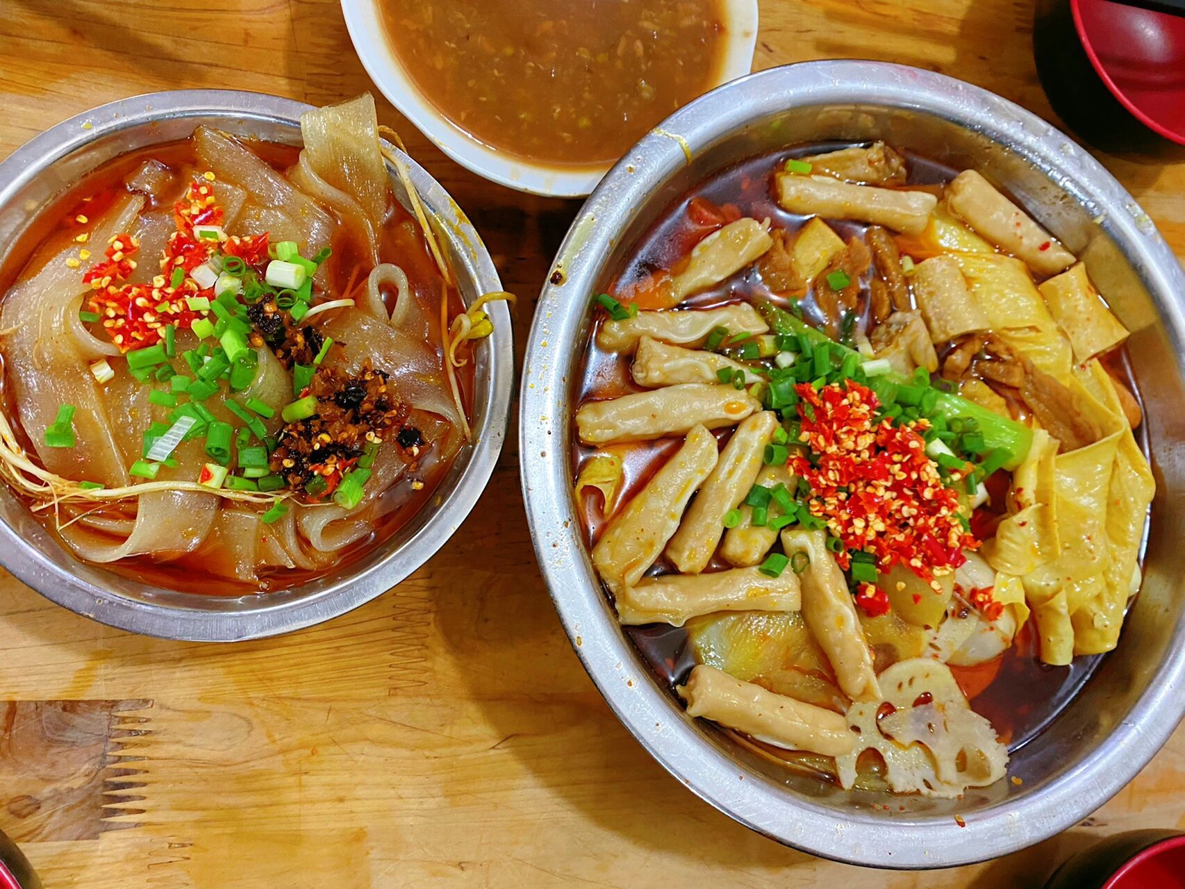 90价格:5元—20元左右 工商街的那几家小吃恐怕作为内江人没有不