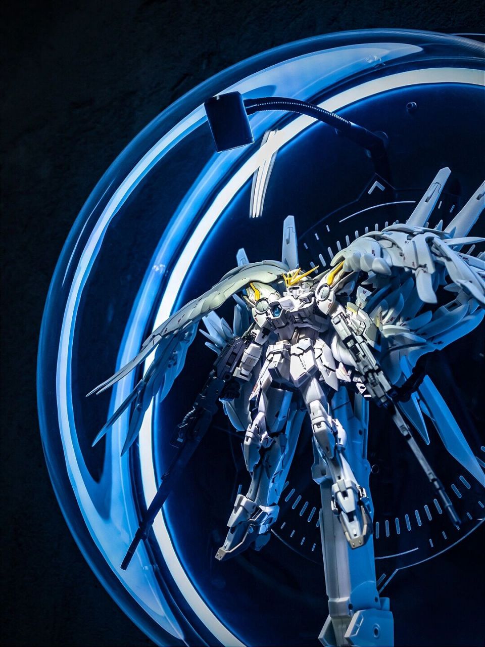 模型展示丨超合金fix飞翼高达 白雪姬前奏曲 貌似是毛最多的一款高达