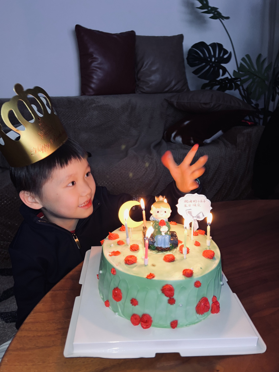 有点后悔了 灿宇是个天真烂漫的小朋友,那就意味着有点…晚熟 在幼儿