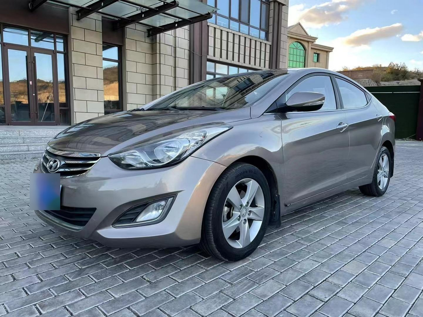 14年现代朗动,1.6的排量,自动挡最高配