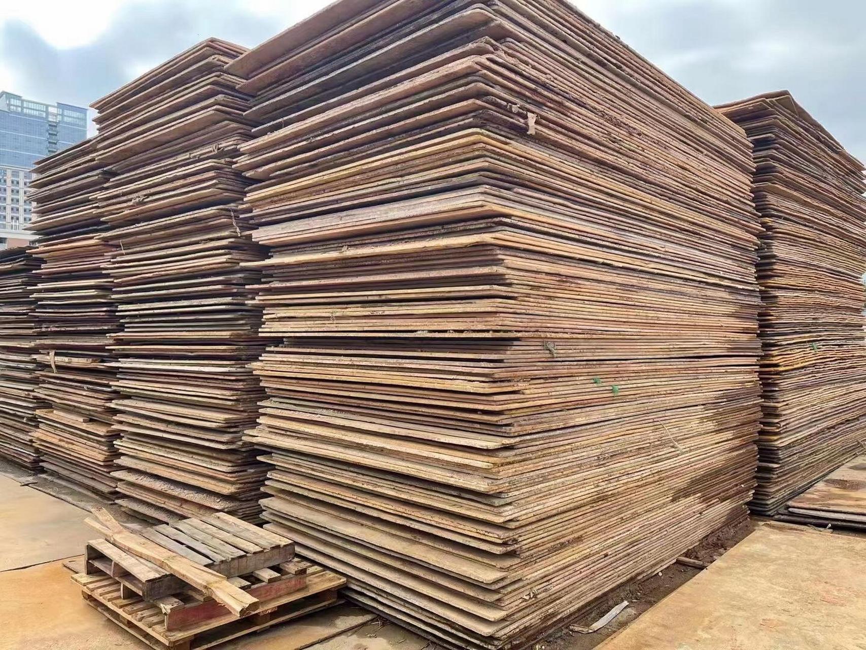 钢板,路基箱 铺路钢板,路基箱出租和出售 用途:主要是用于土方堆积