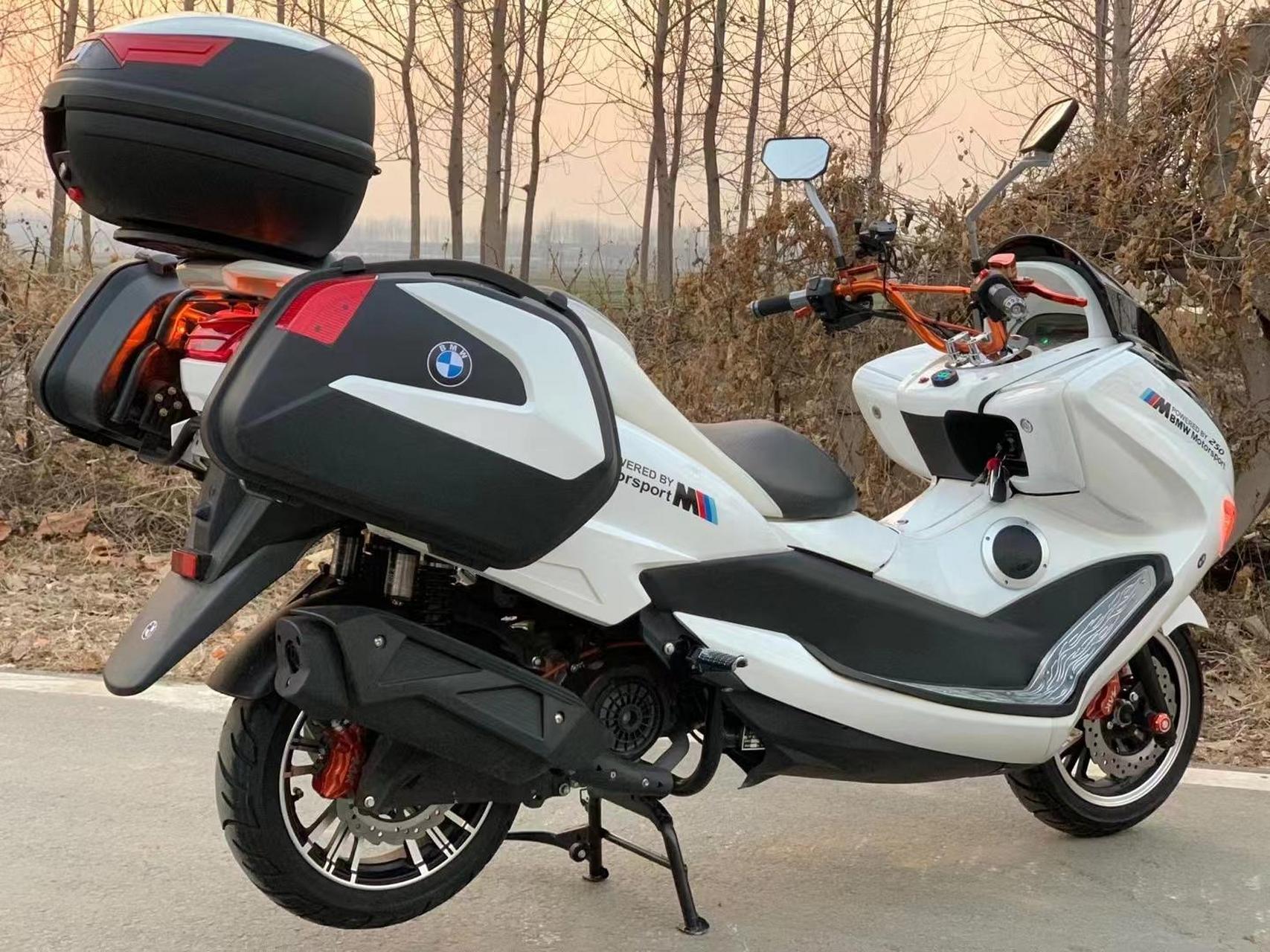 售价:13780元 包邮全新24款宝马款旅行大船,搭载电喷引擎 全液晶仪表