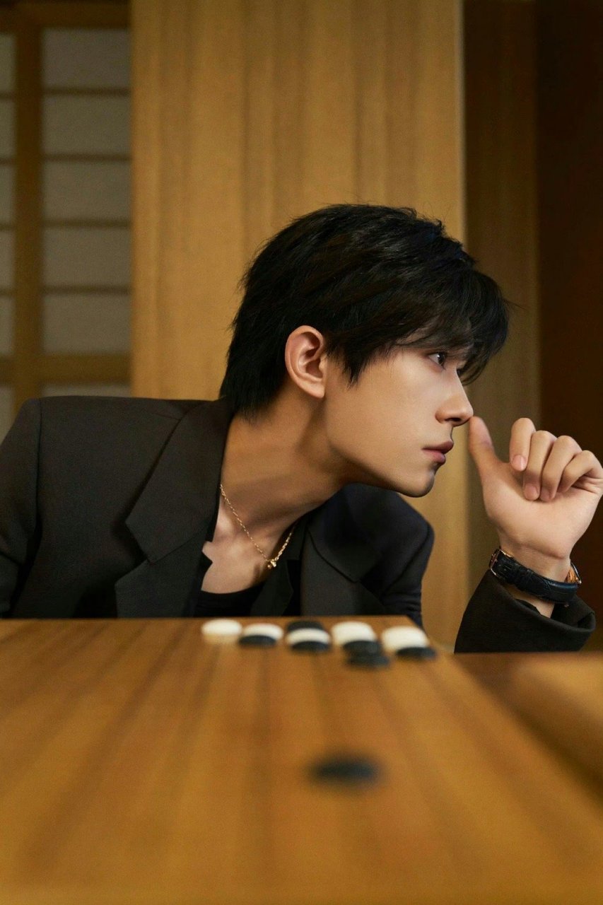 杨幂易烊千玺刘冲合照#隔着屏幕都感觉到他们三个人非常的耀眼,而且