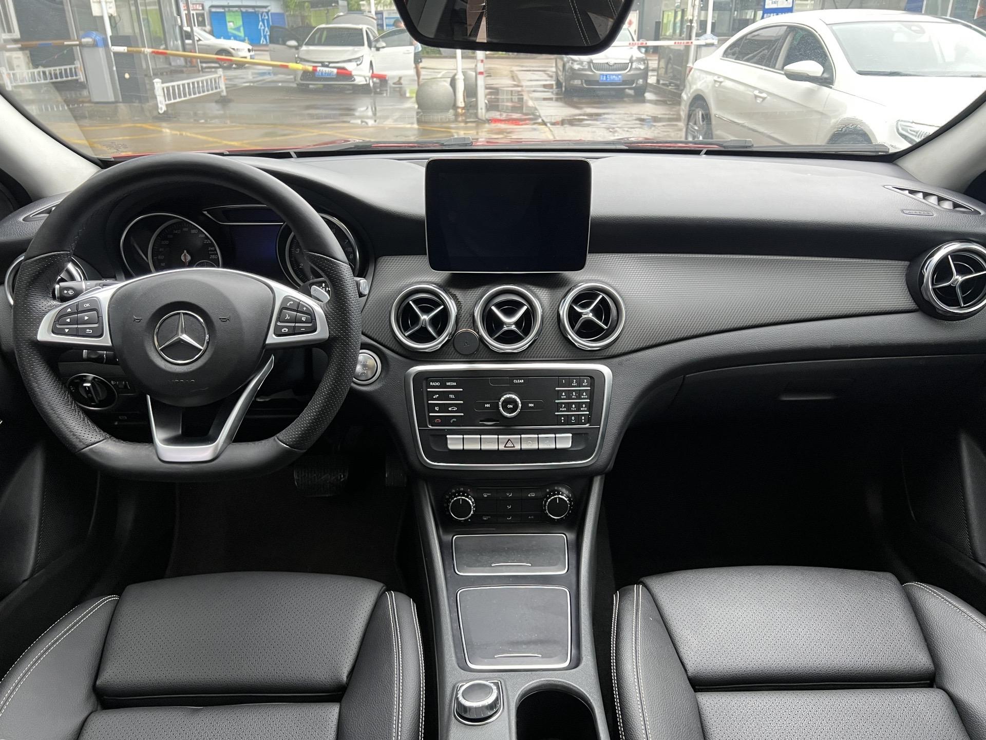 奔驰gla200.2019年gla200,一手车,原车漆,4.9万公里,1