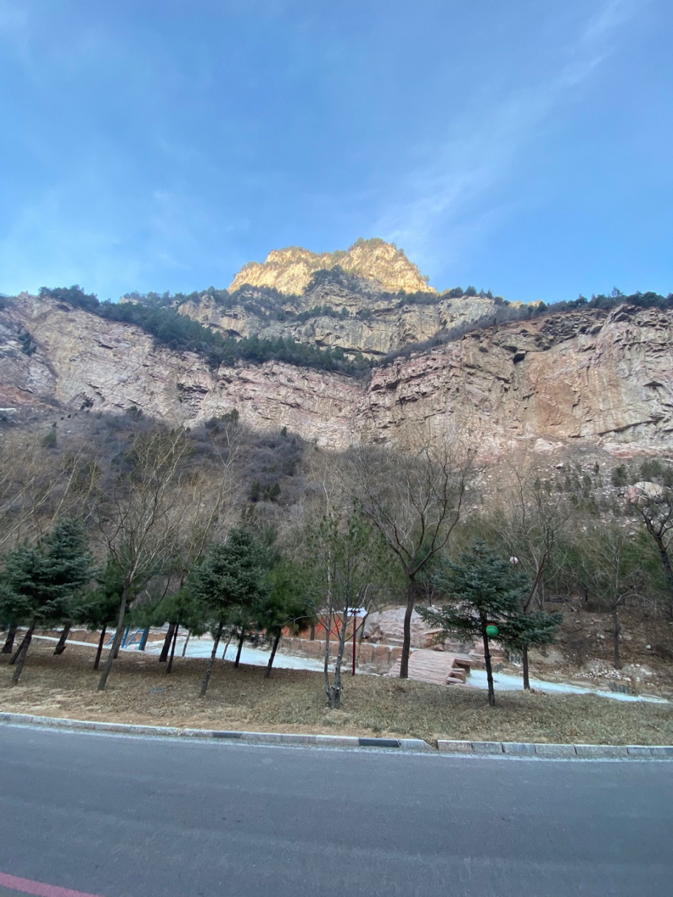 灵石红崖山图片