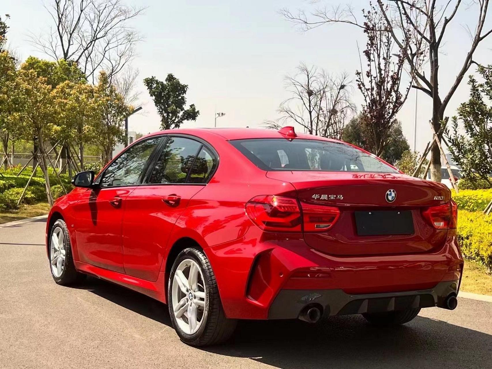 宝马1系 2021款 120i m运动曜夜版 国vi  20年12月上牌  表显5万公里