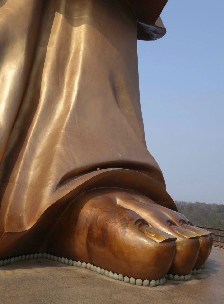 《网红无锡灵山大佛》 灵山大佛位于江苏省无锡市滨湖区马山镇灵山路1