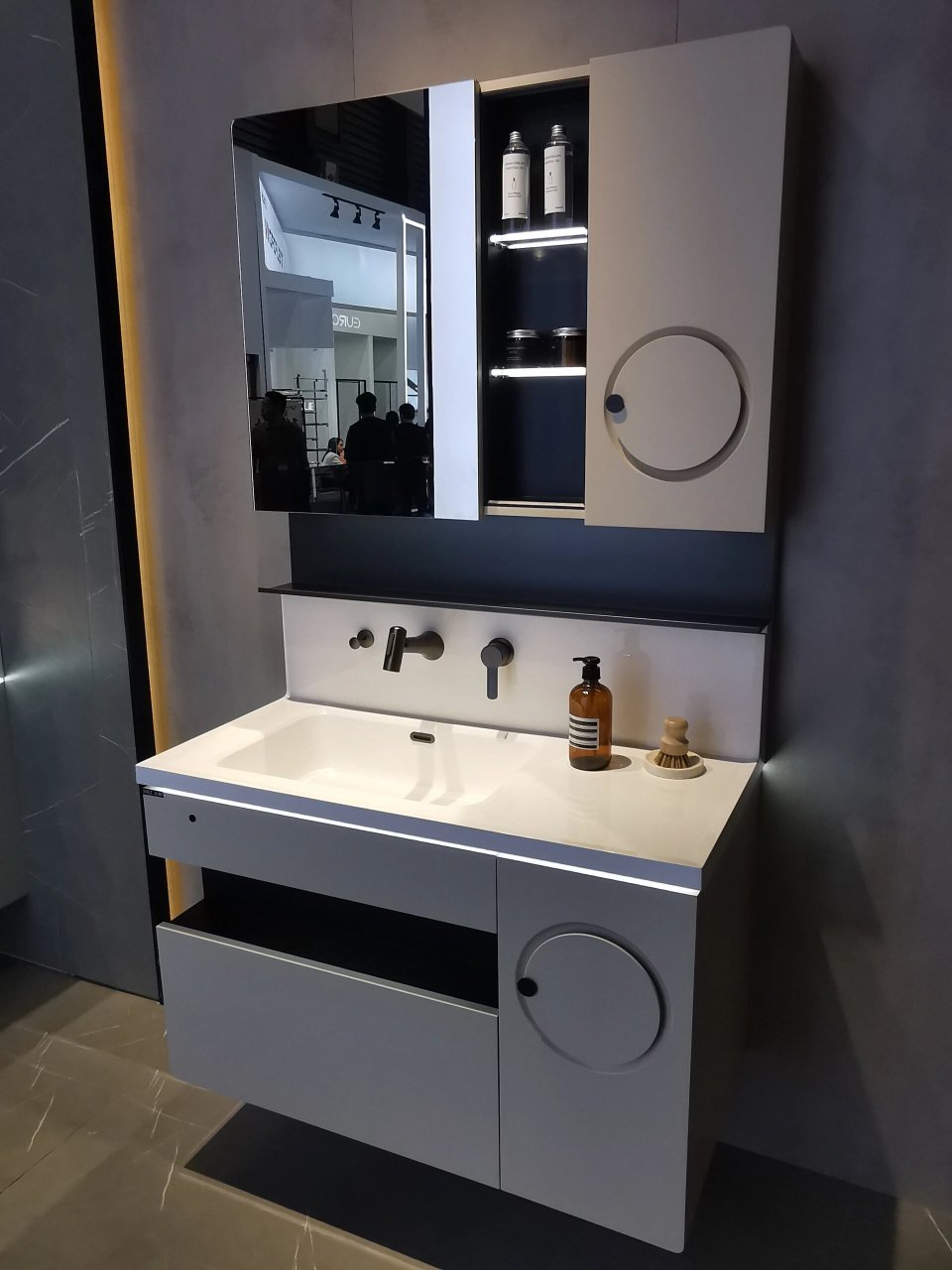 法勒,法勒浴室柜,整体后高背一体盆