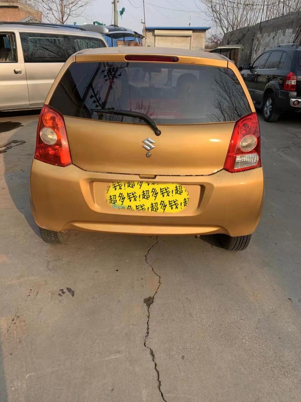 11年奥拓 高配 带小表,真皮座椅90电动后视镜 后雨刷器   四门电动