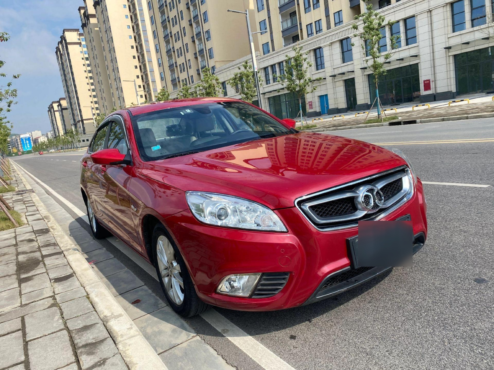 找双燃料的看过来,15年上牌北汽绅宝d50,手动带天窗,10万公里,三菱