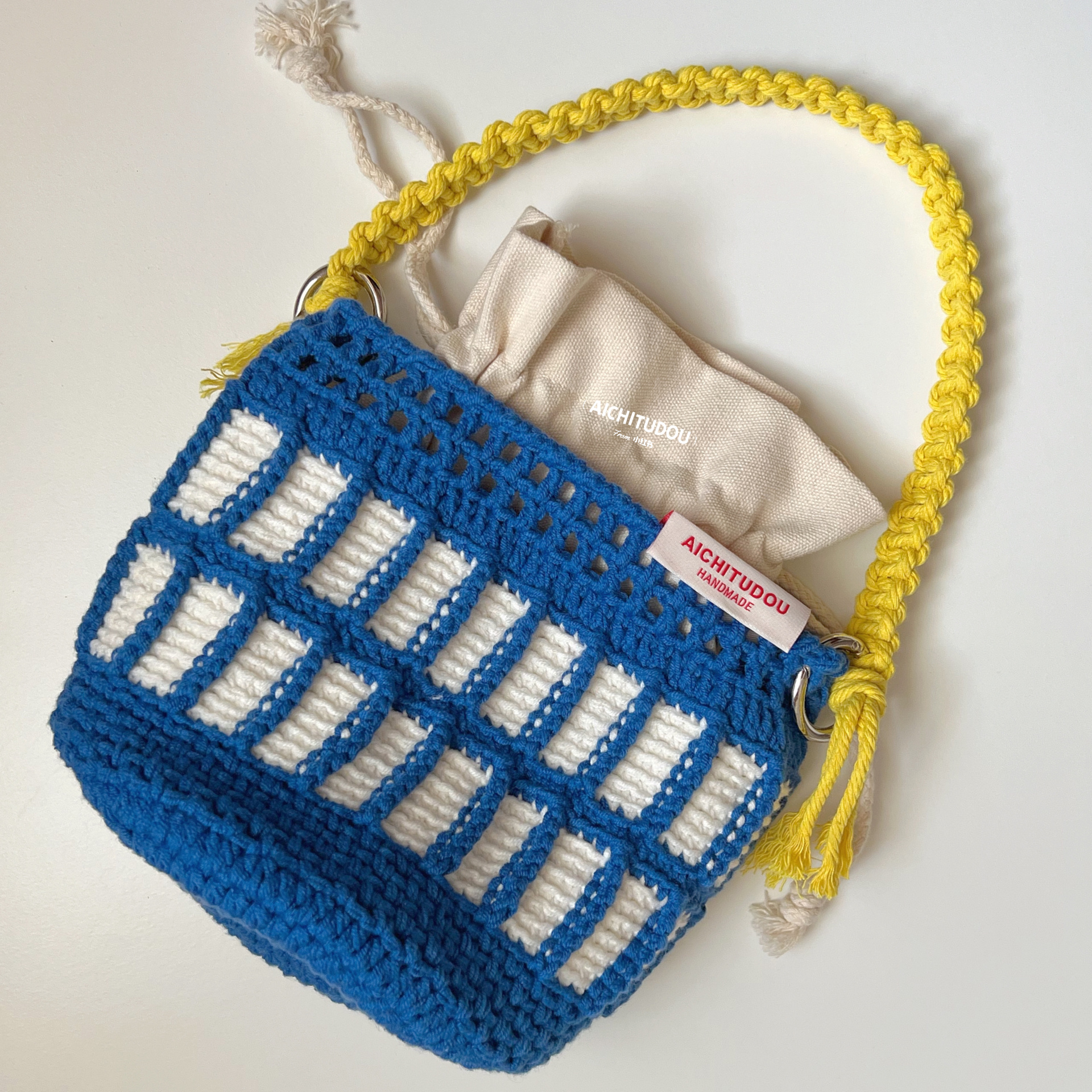 百搭的方格编织包包