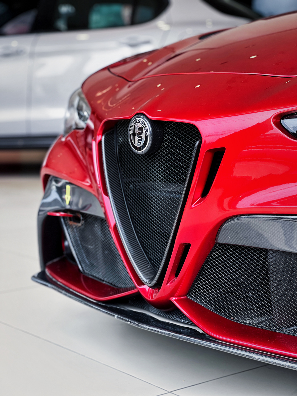 店里发现了阿尔法罗密欧 giulia gtam92,比四叶草更战斗,中锁轮毂