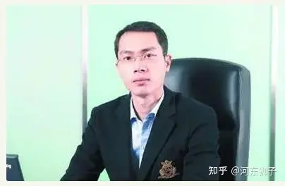 鸿星尔克吴荣照片图片